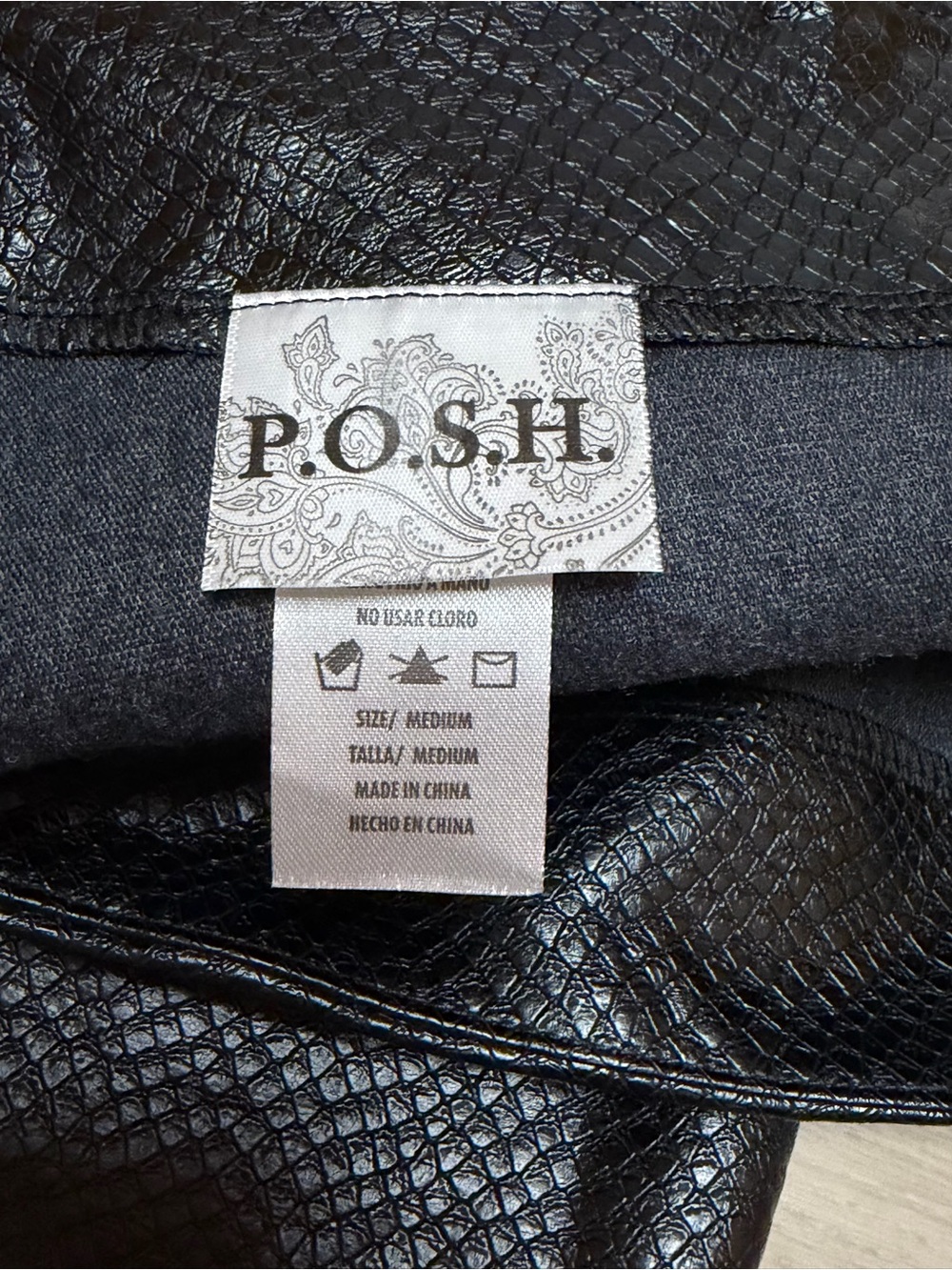 POSH Black Faux Leather Zip-Pocket Mini Skirt - Picture 5 of 8